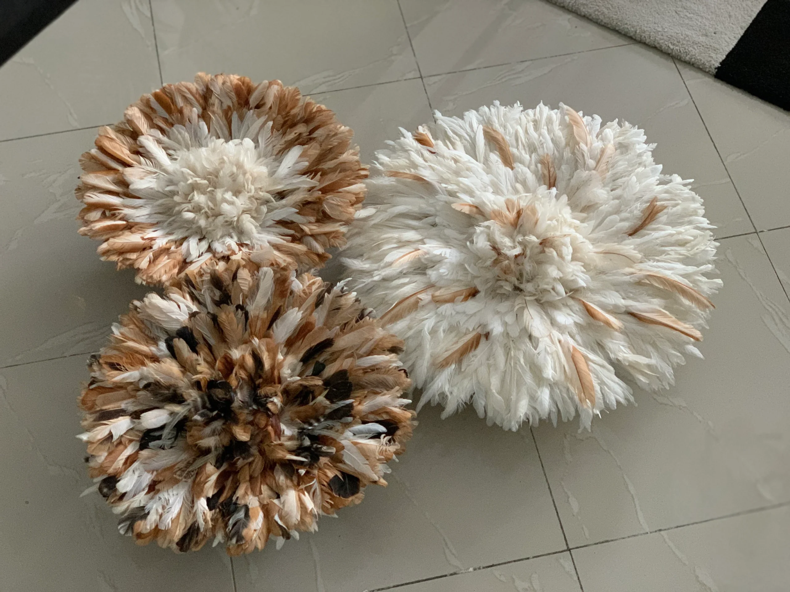 Juju hat set of 3 in white, Tan and Natural - Image 2